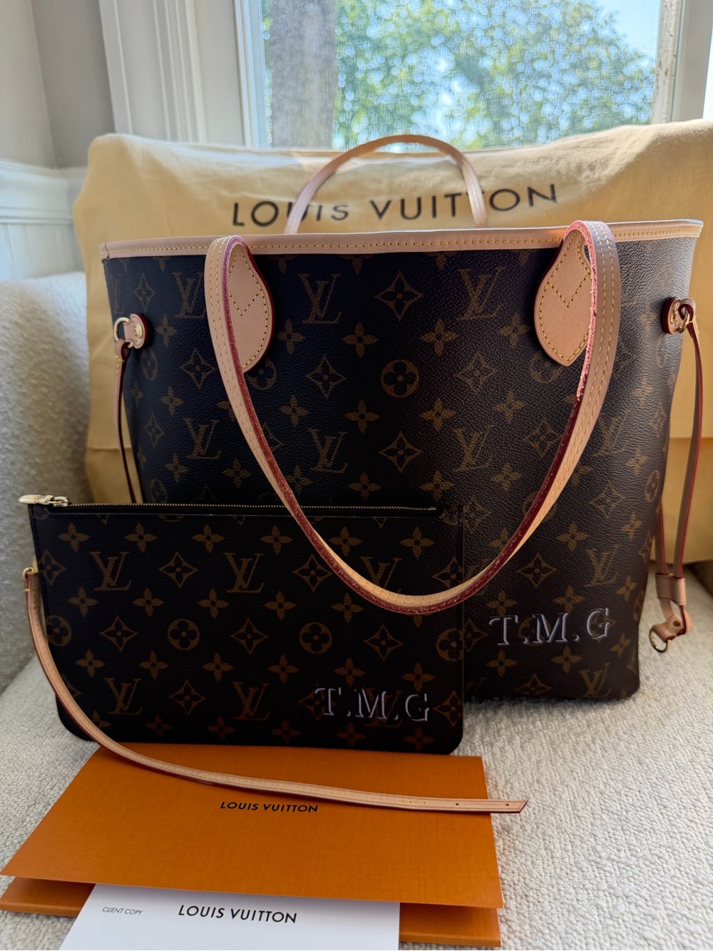 NWT Authentic Louis Vuitton Neverfull MM Tote 2026